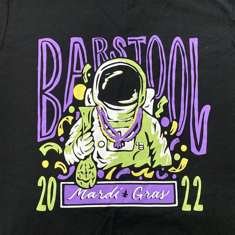Men’s XL Barstool Mardi Gras 2022 T-Shirt